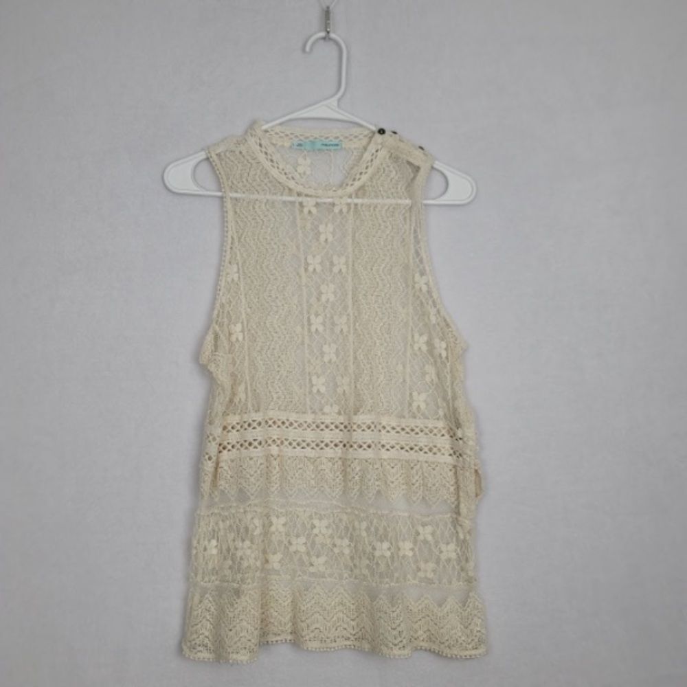 Maurices Cream Large Lace Sleeveless Blouse Lightweight Layering Whimsy Fairy